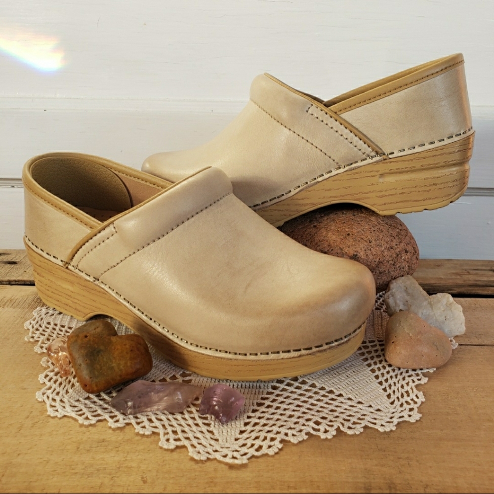 Cream Dansko Pro Clog Honey Sand Burnished Leather Boho Cottage Prairie 39 41 ♡
